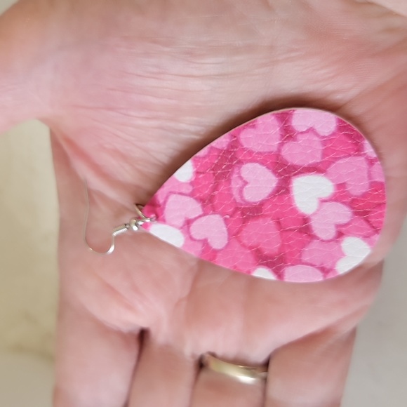 Valentine's Day Hearts Dangle Teardrop Earrings Pink Red 3 Inch Drop New - Picture 2 of 8